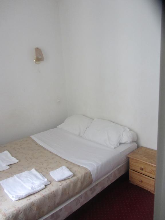 Central Hotel パリ 部屋 写真