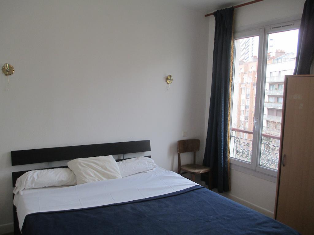 Central Hotel パリ 部屋 写真