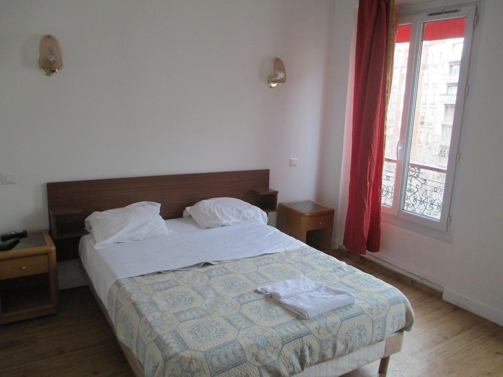 Central Hotel パリ 部屋 写真