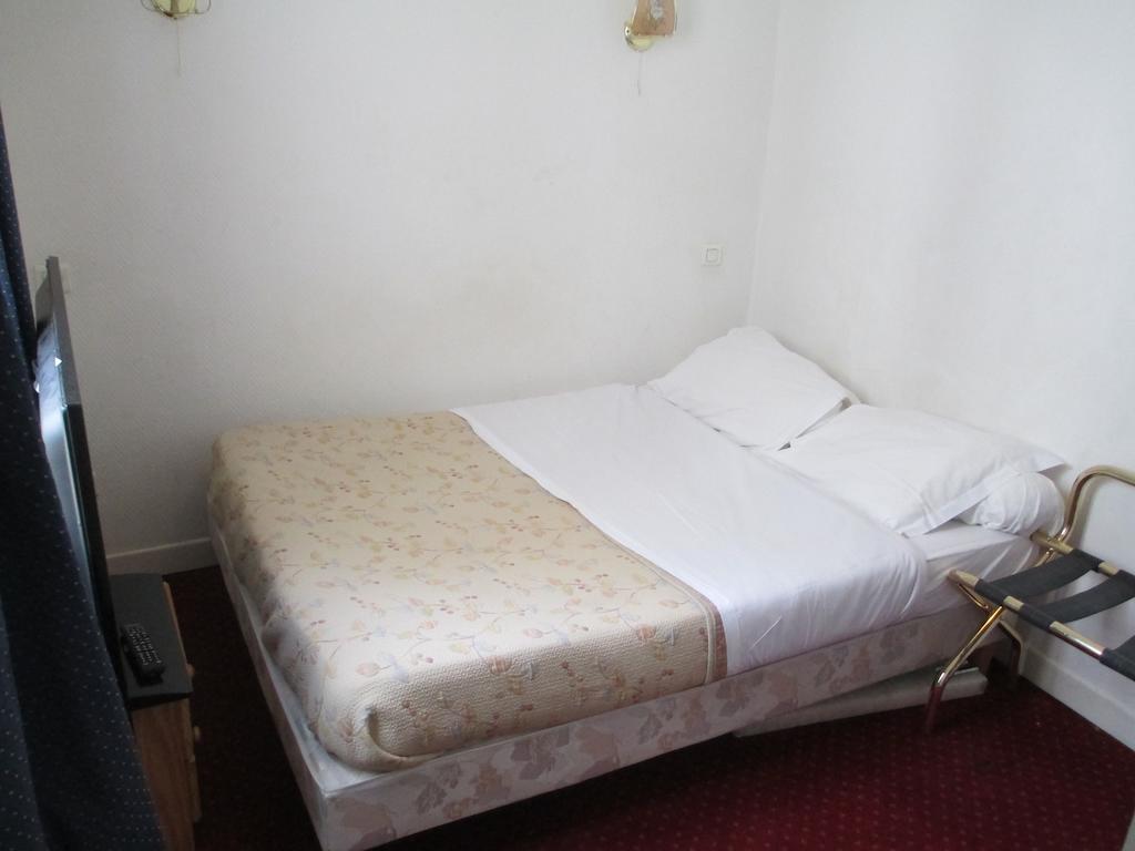 Central Hotel パリ 部屋 写真