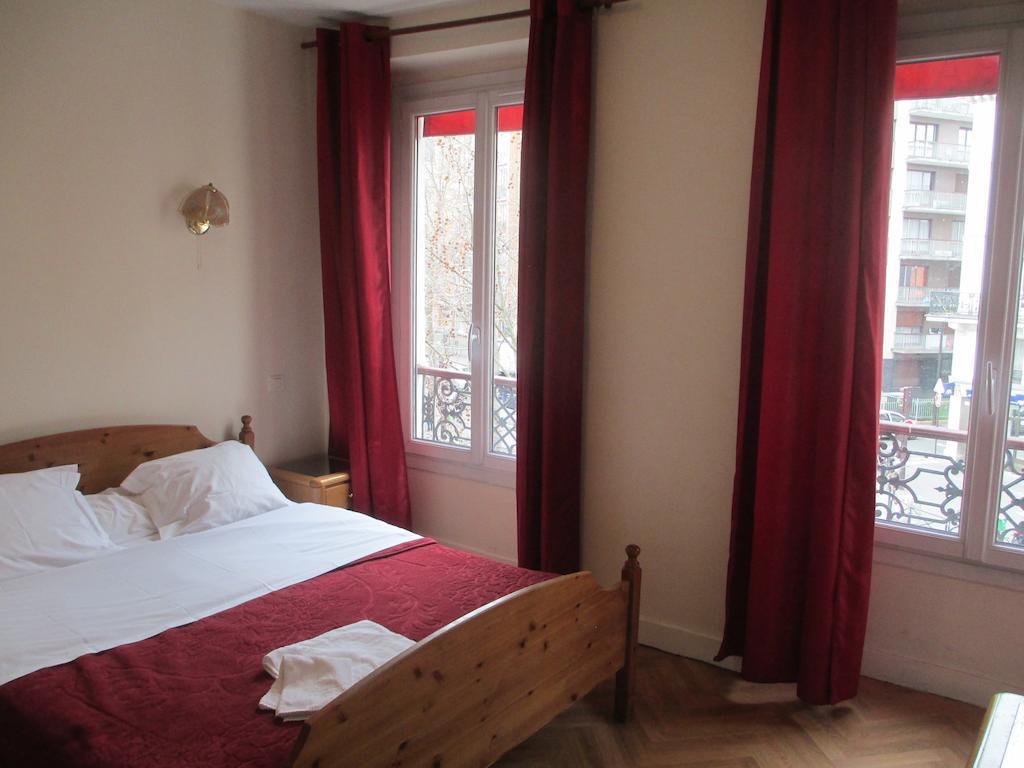 Central Hotel パリ 部屋 写真
